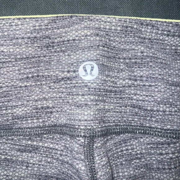 LULULEMON LEGGINGS! - Picture 2 of 3